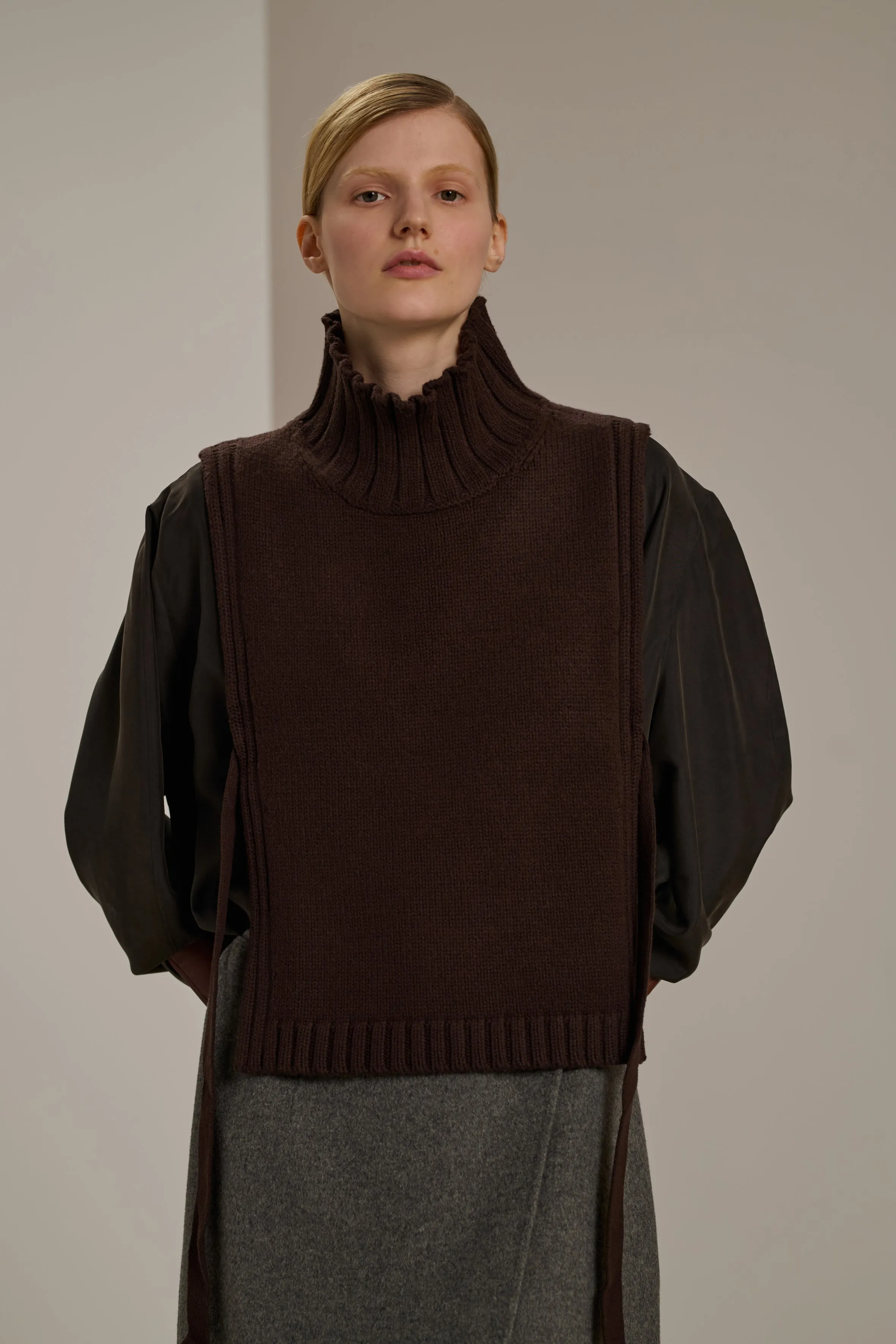 JERSEY OR Plastrón con cuello alto de lana