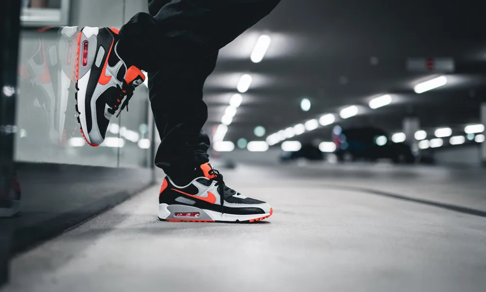 Nike Air Max 90″Black Radiant Red»