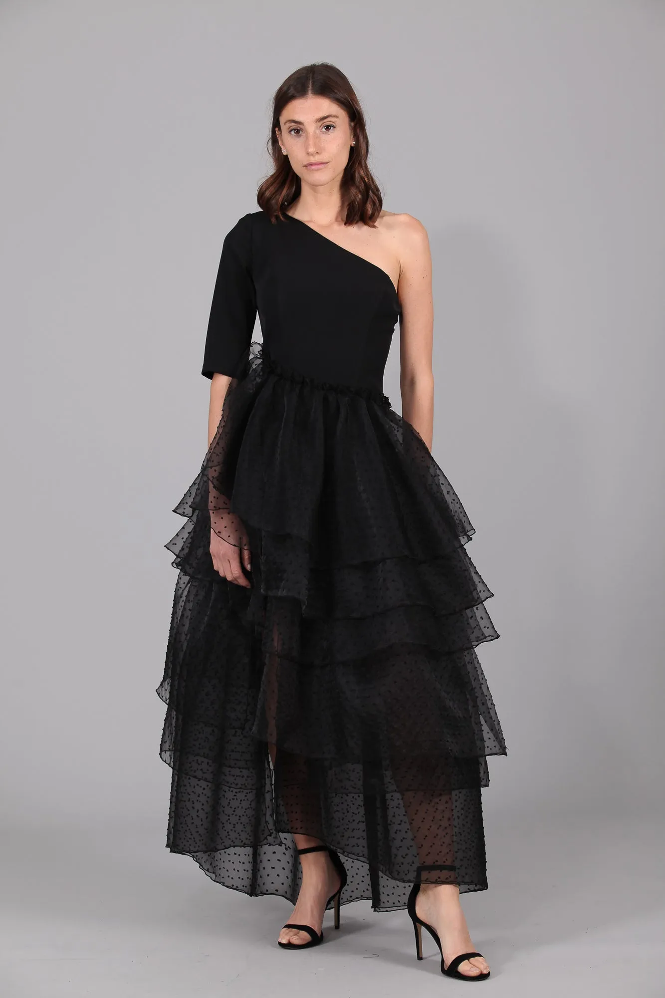 Vestido Largo hombro al aire & Organza · NEGRO ·