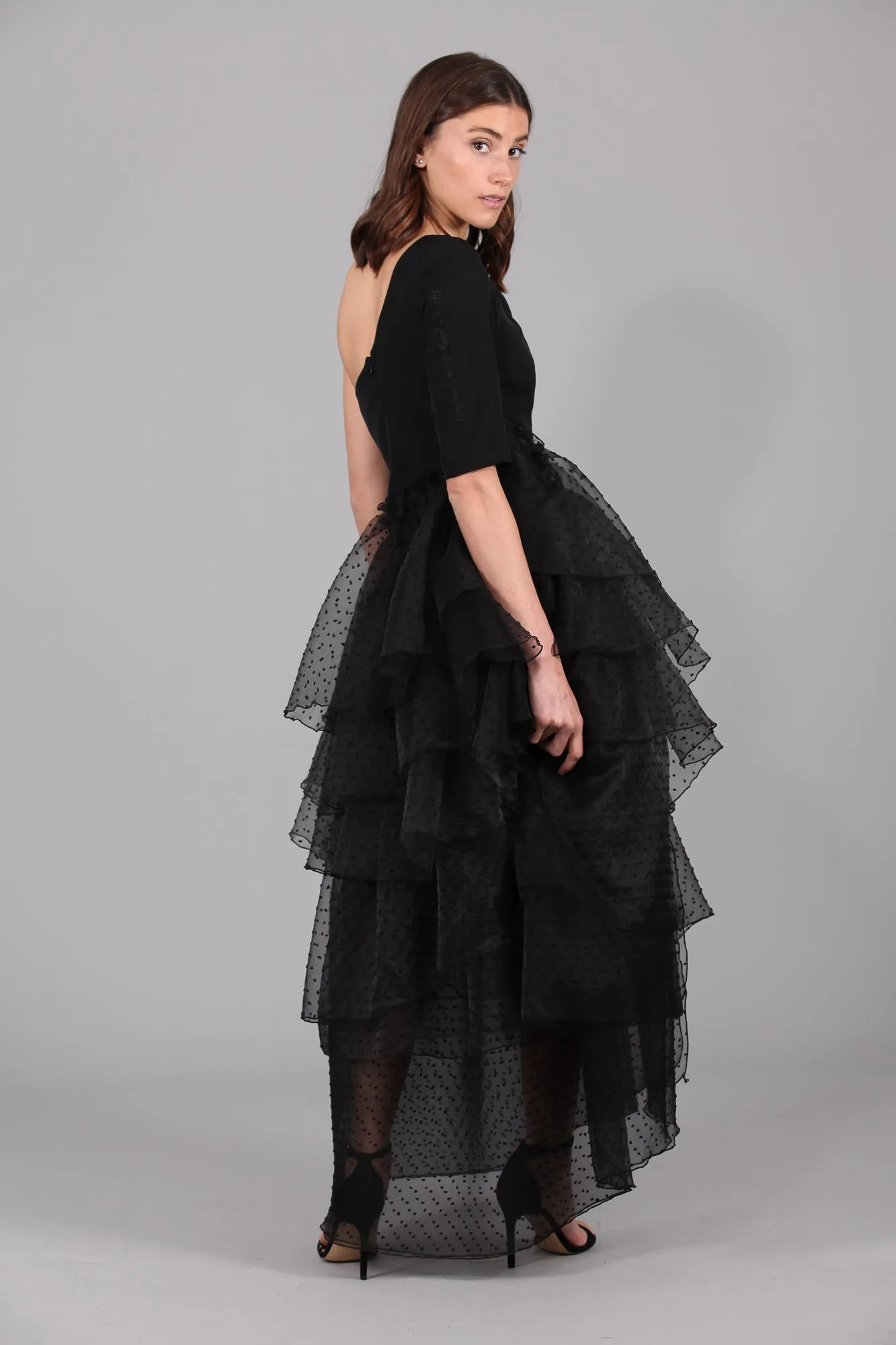 Vestido Largo hombro al aire & Organza · NEGRO ·